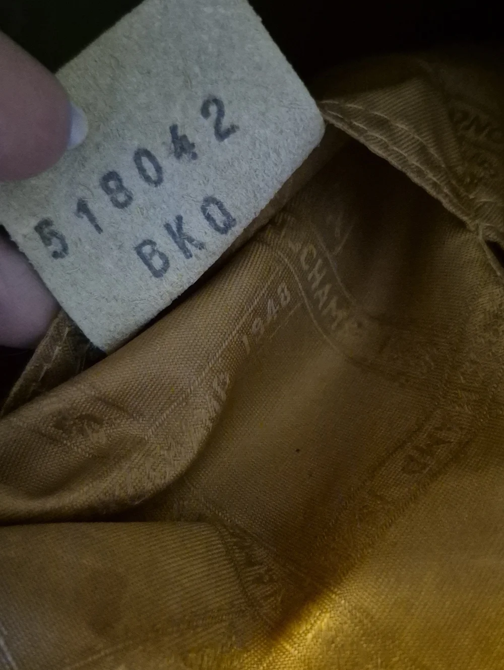 Longchamp Vintage Luxury pebbled& Smooth Leather. InteriorCode.#518042 BKQ.